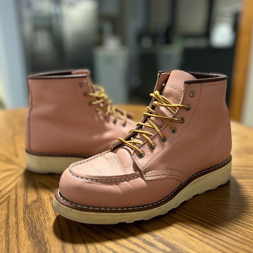 Redwing Heritage Leather Boot (Sz 8.5) in Pink